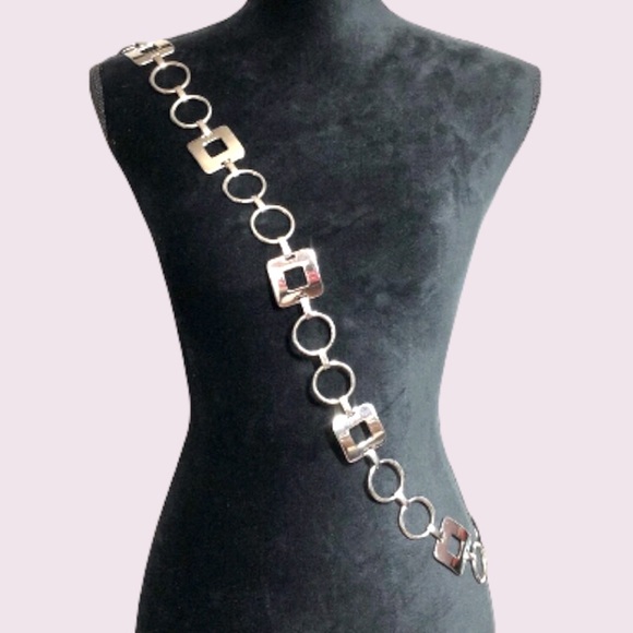 Retro Silver Chainlink Belt - Picture 2 of 4